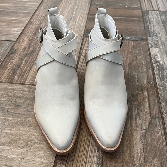 FREE PEOPLE BACK LOOP ANKLE BOOT BONE size 8.5 (38.5) - Picture 3 of 11